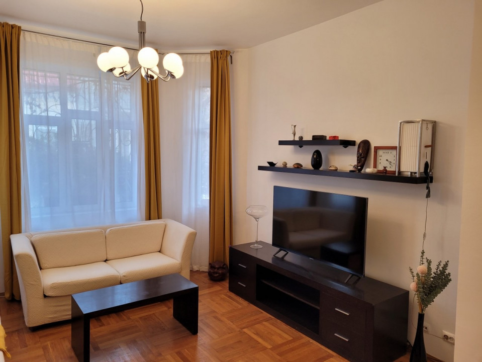 Mall Vitan -apartament in vila
