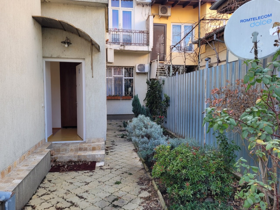 Mall Vitan -apartament in vila