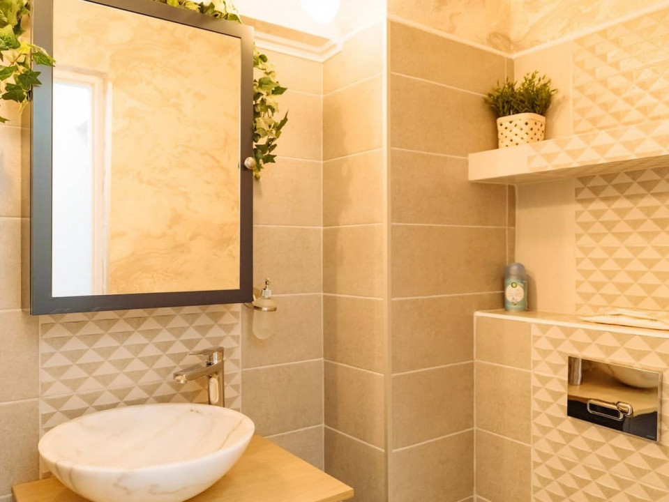 Apartament cu trei camere- Piata Alba Iulia