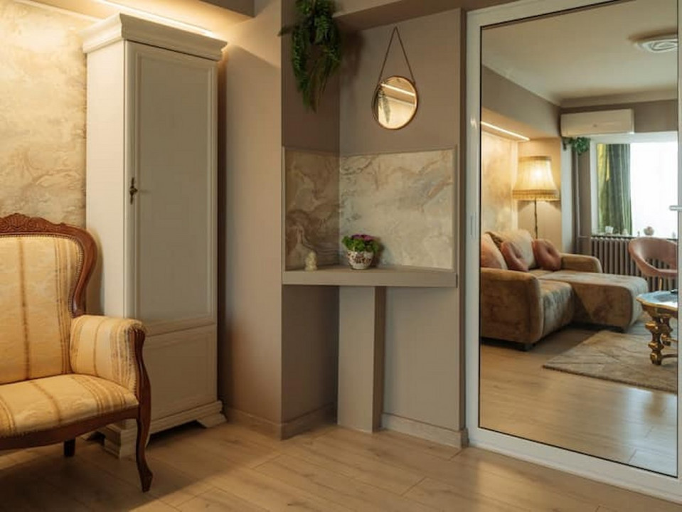 Apartament cu trei camere- Piata Alba Iulia