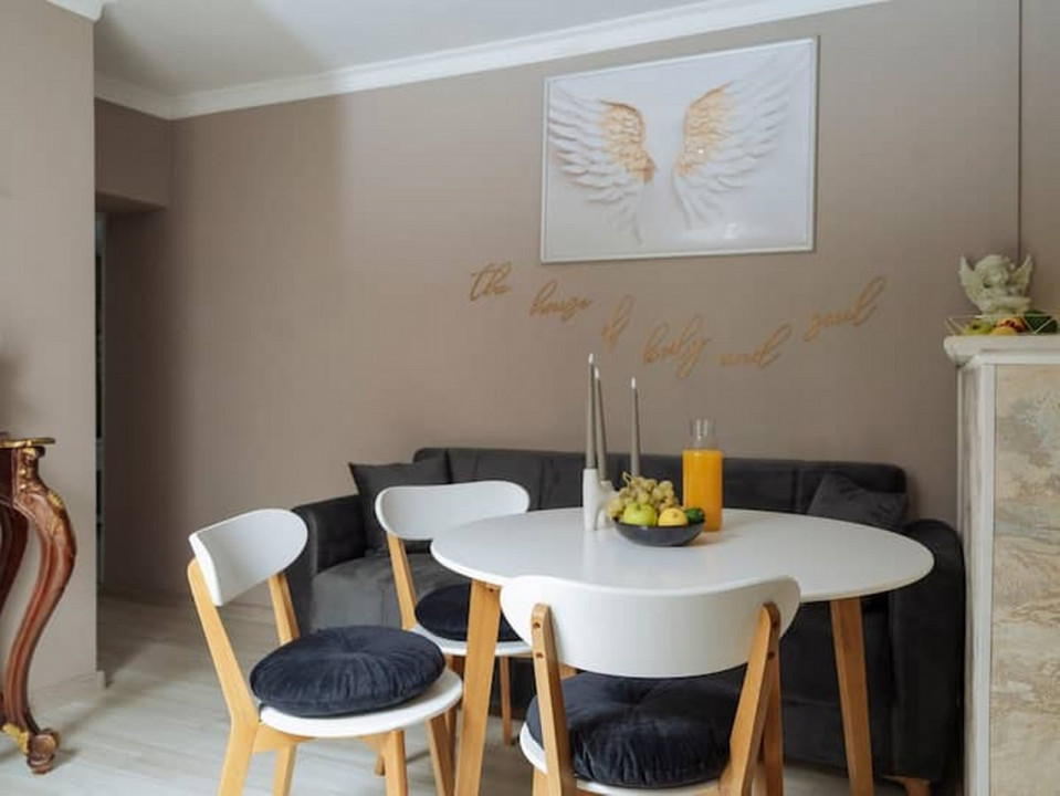 Apartament cu trei camere- Piata Alba Iulia