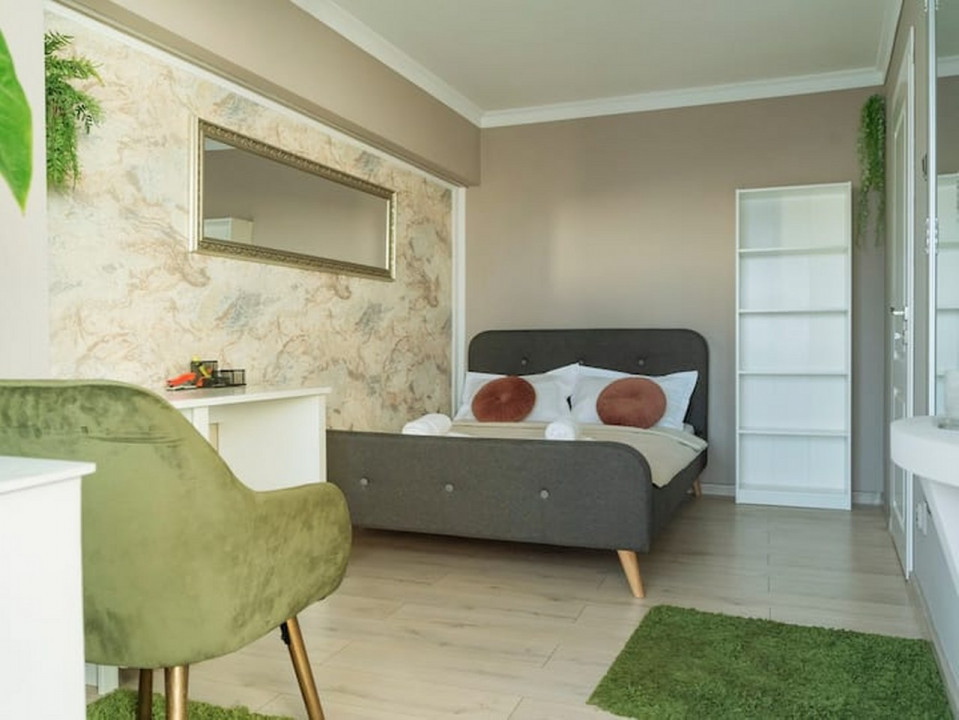 Apartament cu trei camere- Piata Alba Iulia