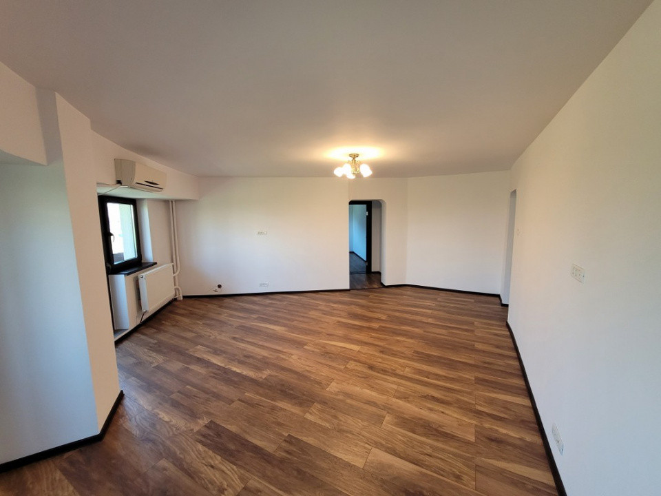 Piata Alba Iulia 3 cam Office