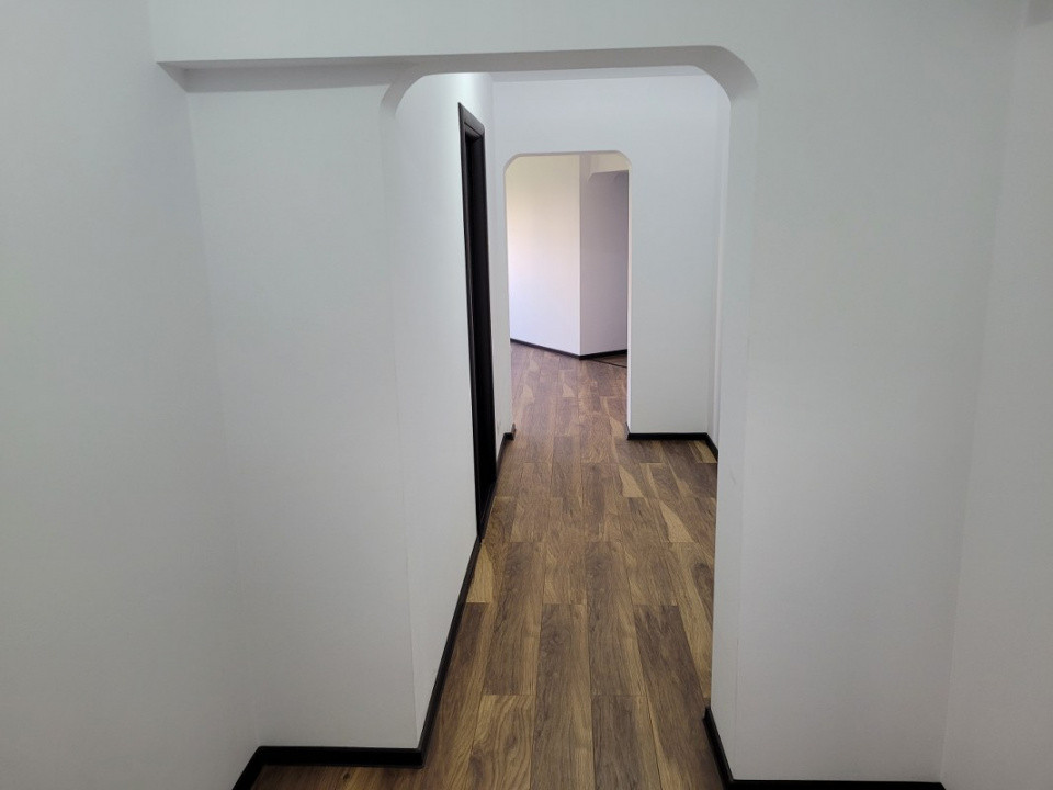 Piata Alba Iulia 3 cam Office