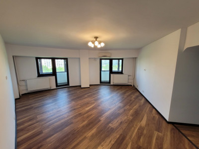 Piata Alba Iulia 3 cam Office
