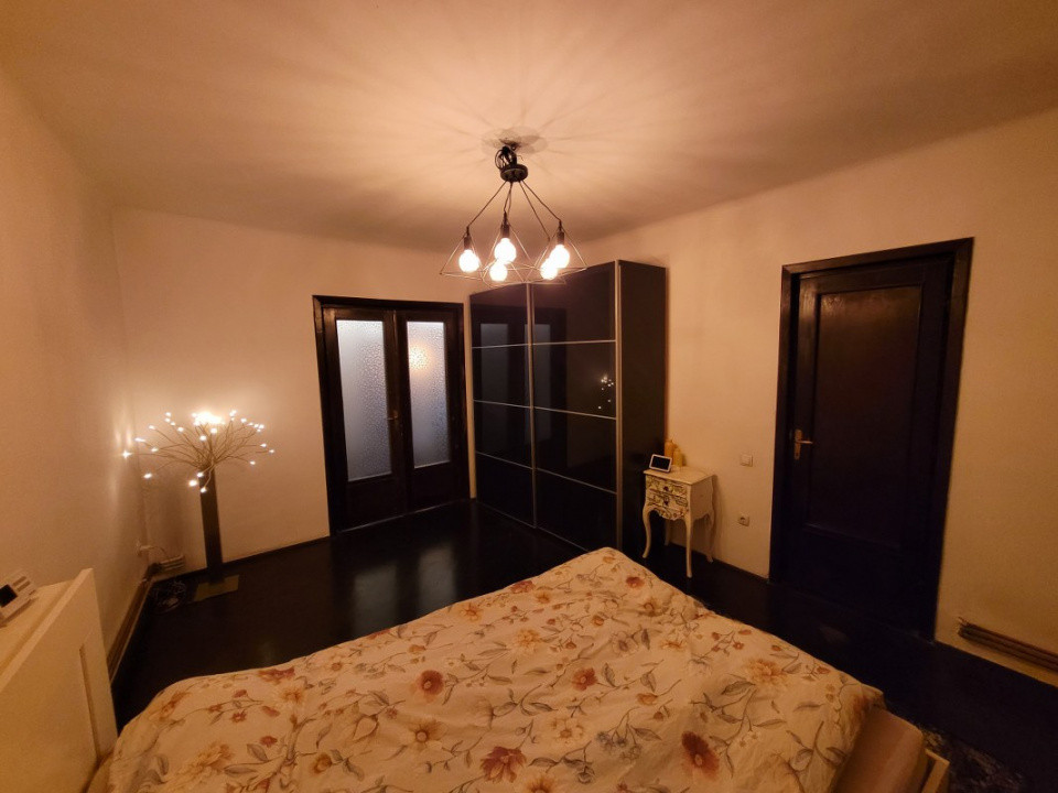 3 Cam Bd Corneliu Coposu la OMV