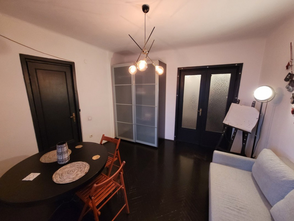 3 Cam Bd Corneliu Coposu la OMV