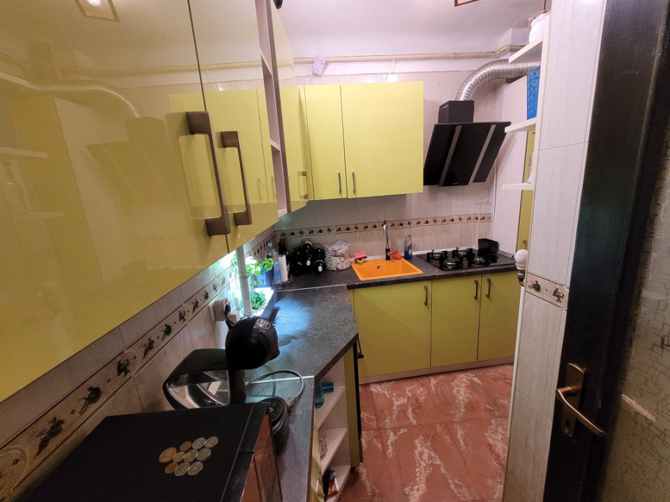 3 Cam Bd Corneliu Coposu la OMV