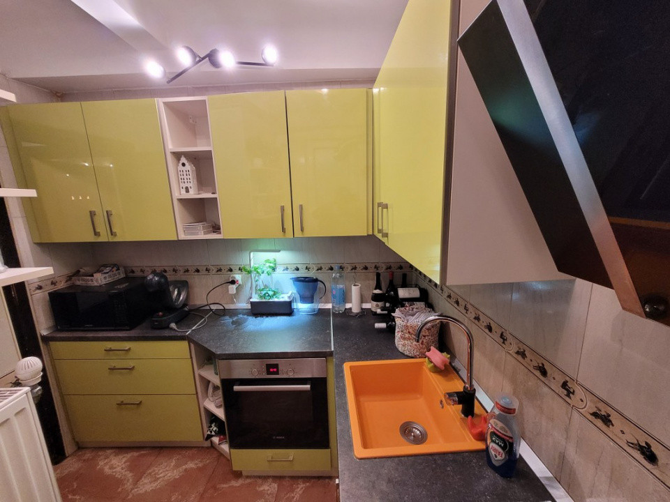 3 Cam Bd Corneliu Coposu la OMV