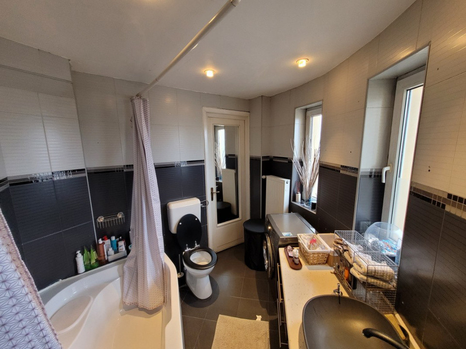 3 Cam Bd Corneliu Coposu la OMV