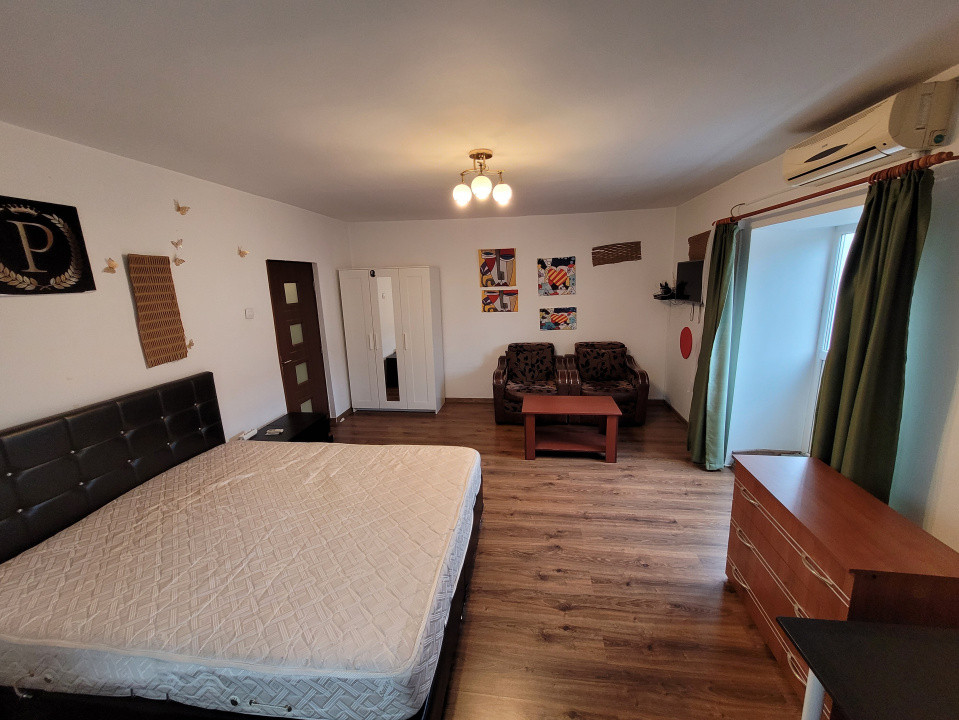 Garsoniera spatioasa Piata Unirii 