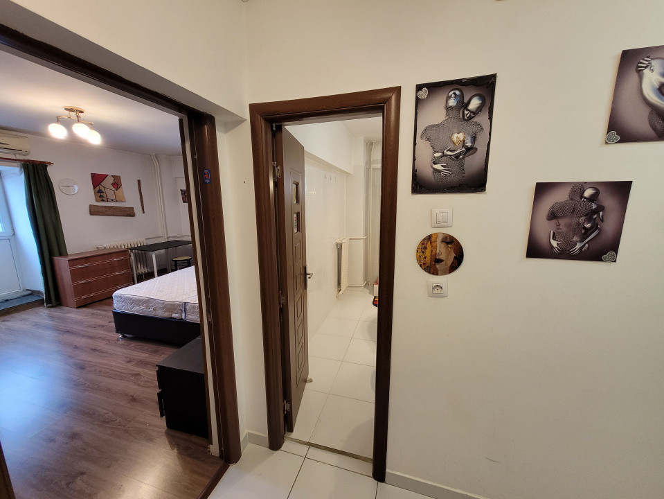 Garsoniera spatioasa Piata Unirii 