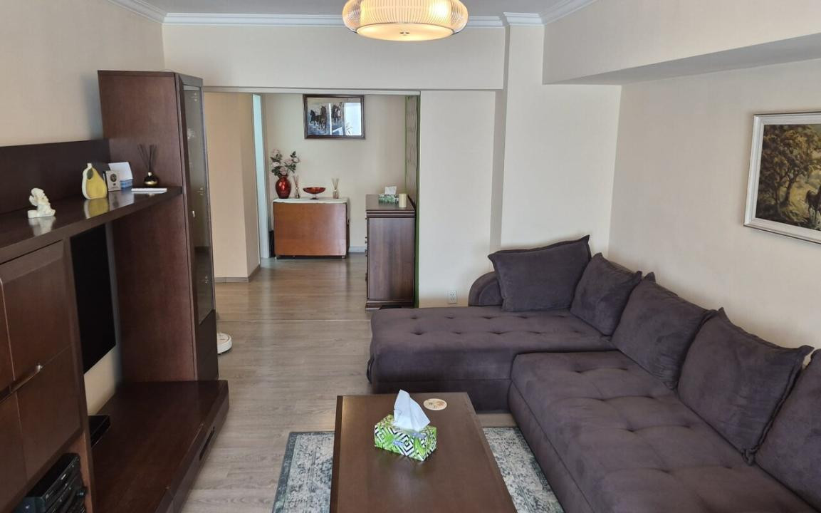Apartament 3 camere de închiriat – Pța Alba Iulia – terasă generoasa