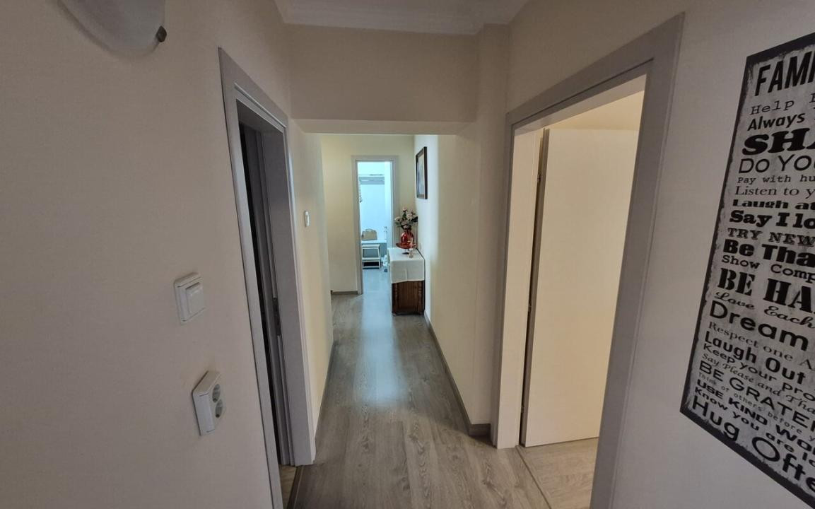 Apartament 3 camere de închiriat – Pța Alba Iulia – terasă generoasa
