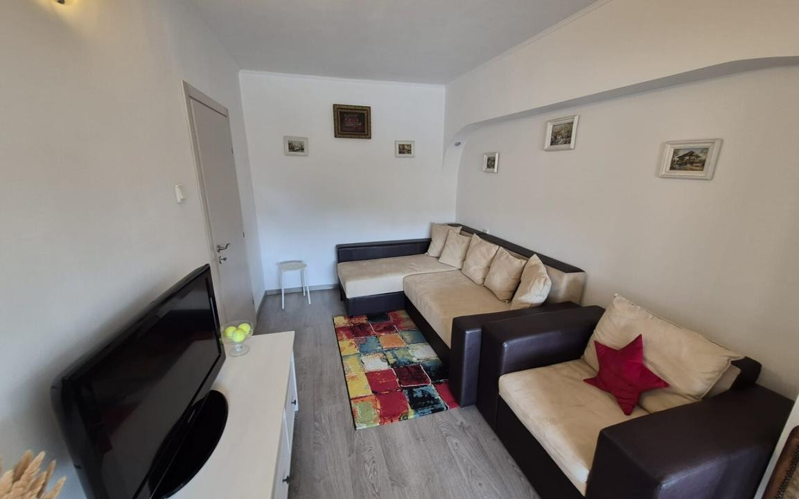 Apartament 3 camere de închiriat – Pța Alba Iulia – terasă generoasa