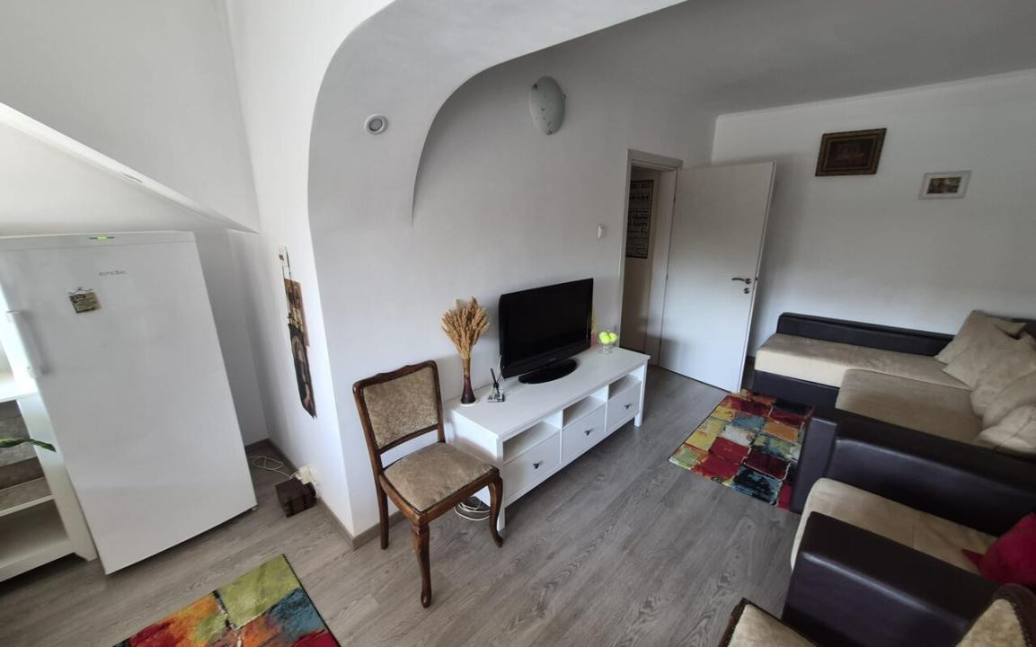 Apartament 3 camere de închiriat – Pța Alba Iulia – terasă generoasa