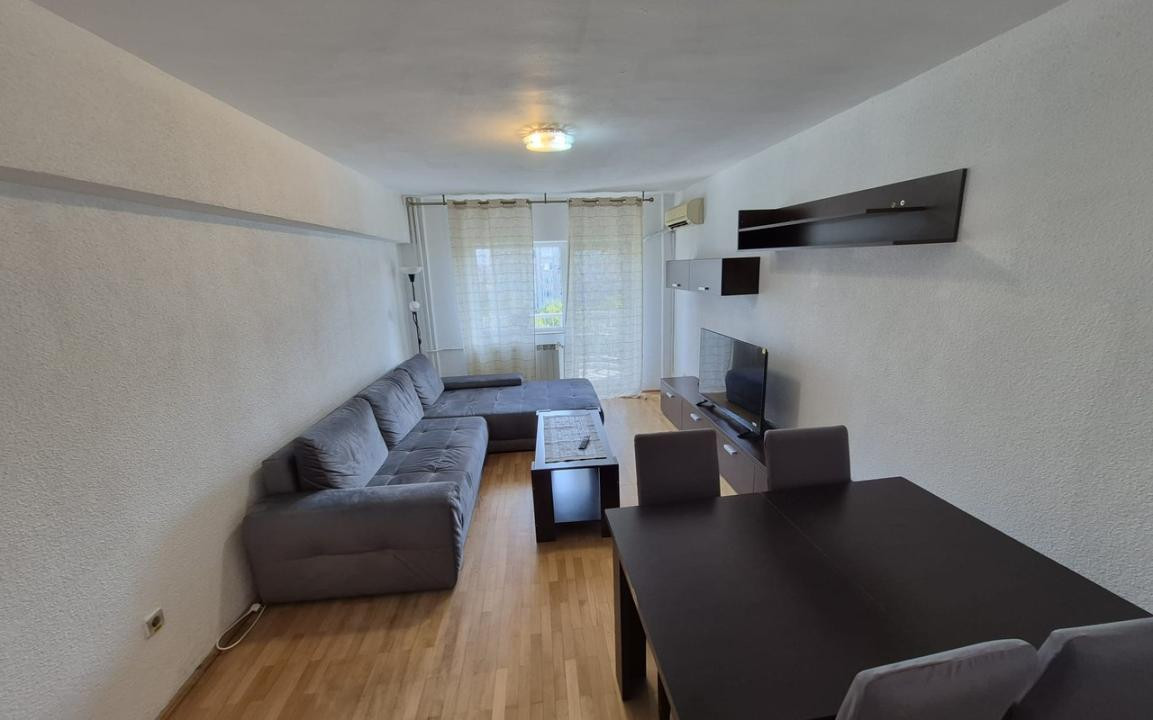 3 Cam Piata Alba Iulia la CEC Bank