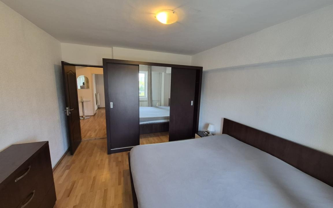 3 Cam Piata Alba Iulia la CEC Bank